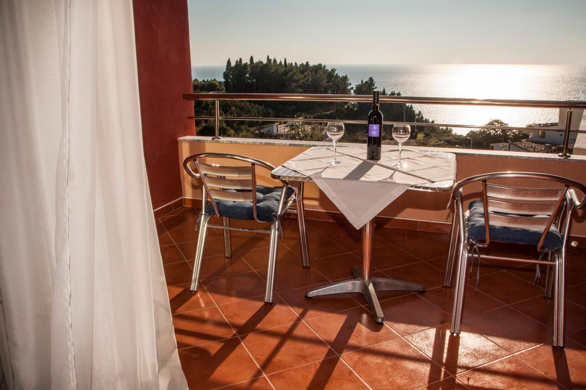 Hotel Freiburg Ulcinj Bilik gambar