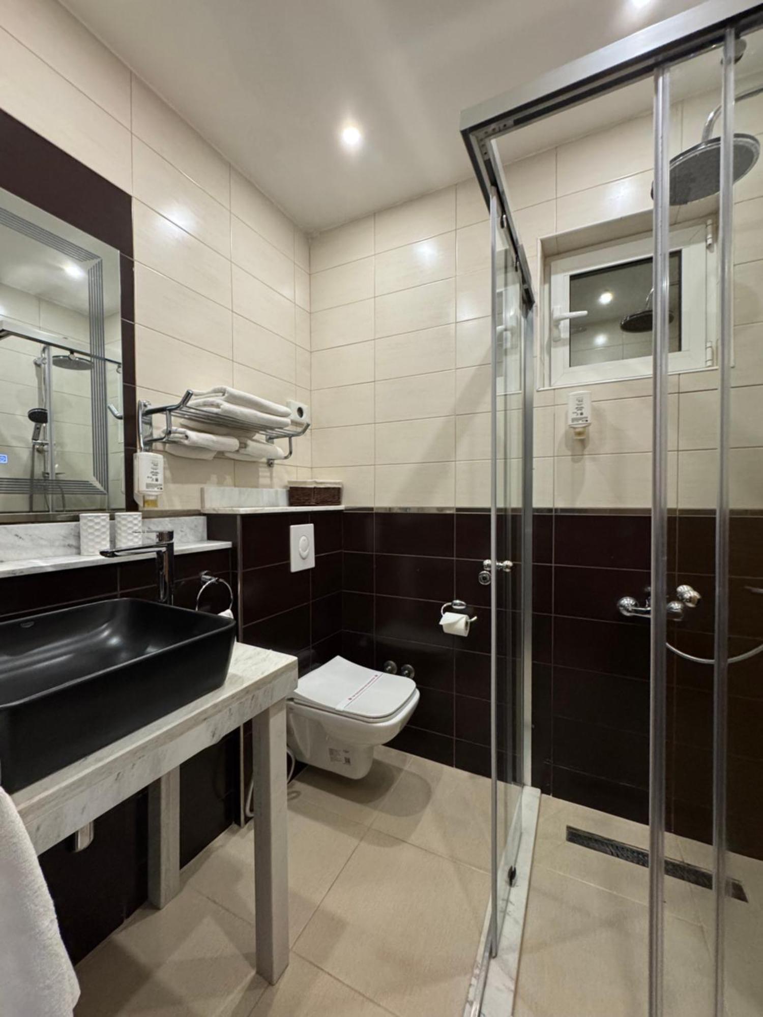 Hotel Freiburg Ulcinj Luaran gambar