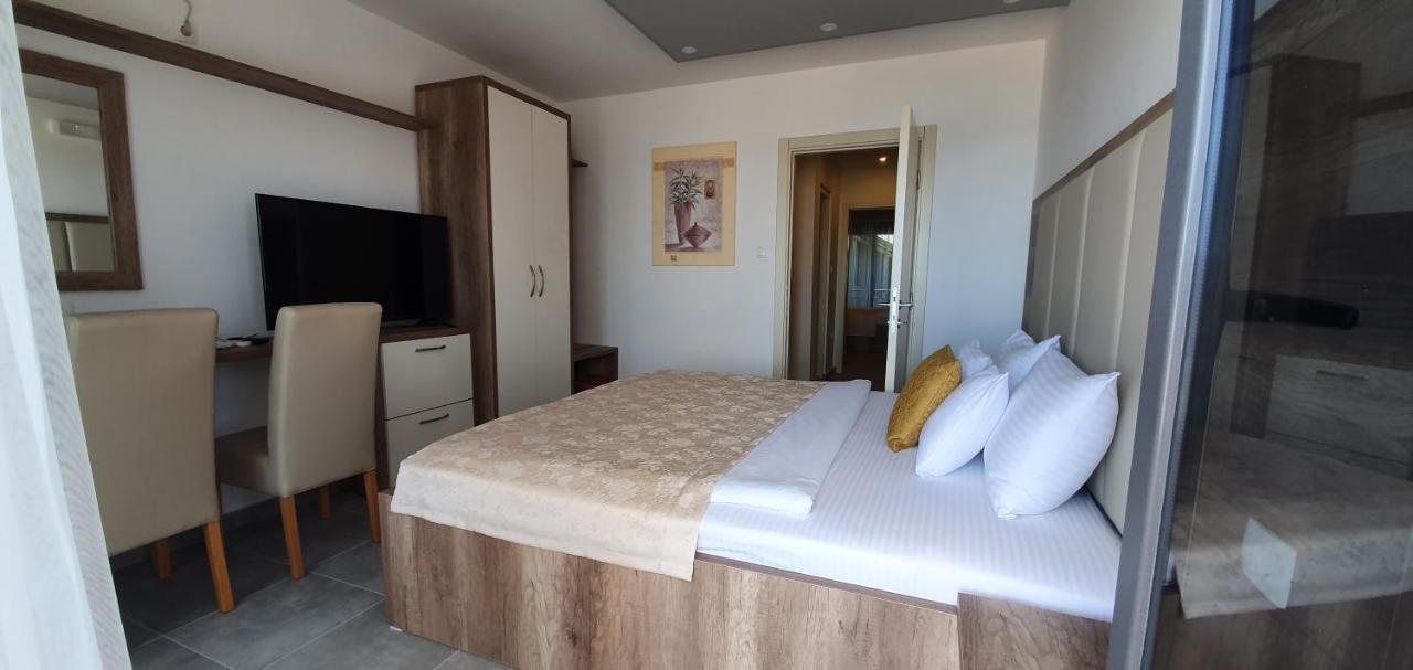 Hotel Freiburg Ulcinj Luaran gambar